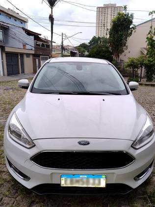 FORD FOCUS 2.0 SE PLUS FASTBACK 16V FLEX 4P POWERSHIFT